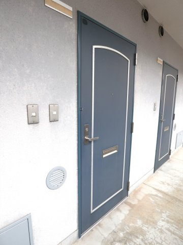 第15正田ビルの玄関