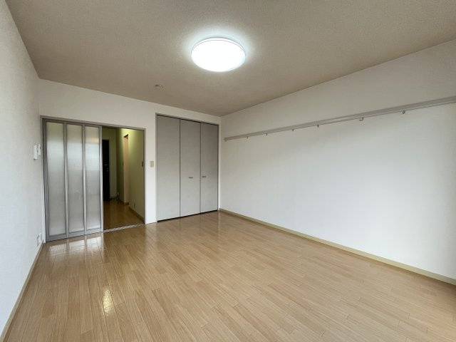 インペリアル　B棟の収納|イメージ110号室の写真