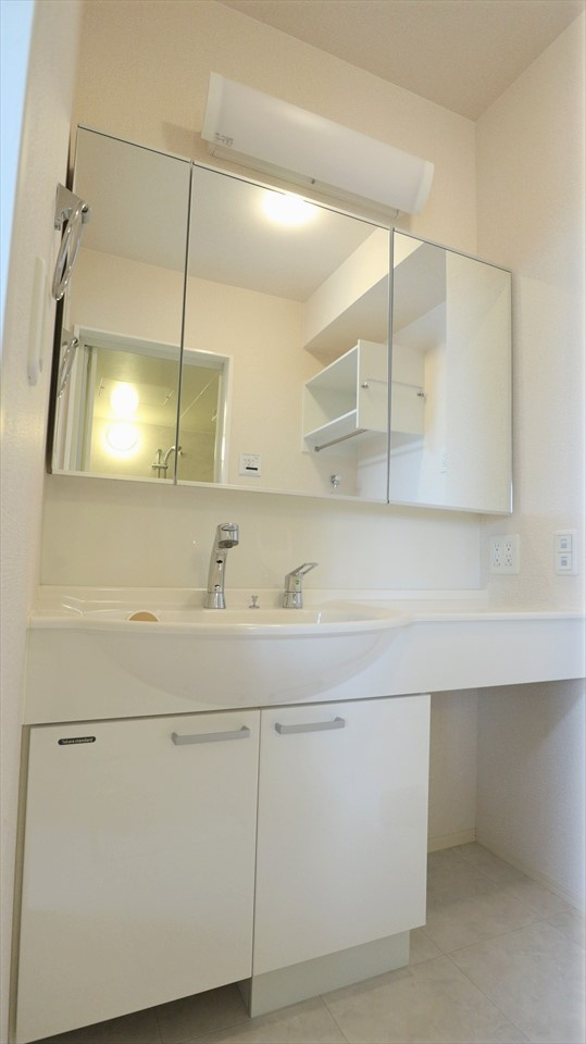 ソフィアの独立洗面台