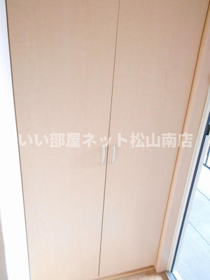 【玄関】 | リビングタウン高岡　C棟