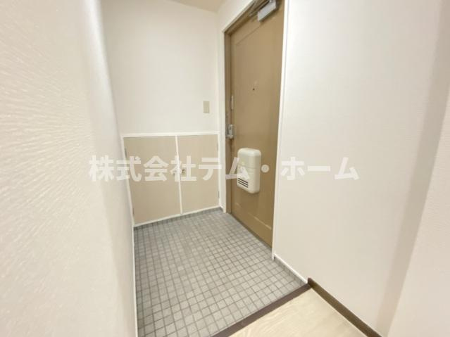 【玄関】 | アイビーグリーン | 写真は201号室のものです。