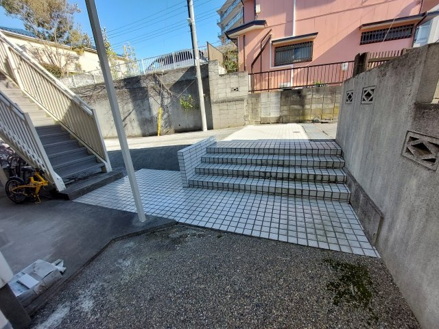 サンクレスト三山のエントランス