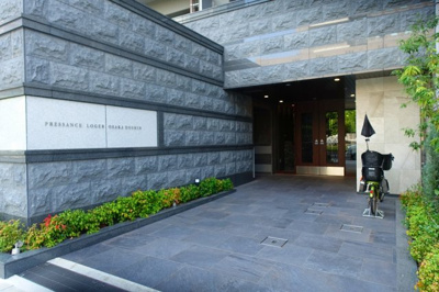 【エントランス】 | プレサンスロジェ大阪同心 | 重厚感のあるエントランス　帝国ホテル目の前です。