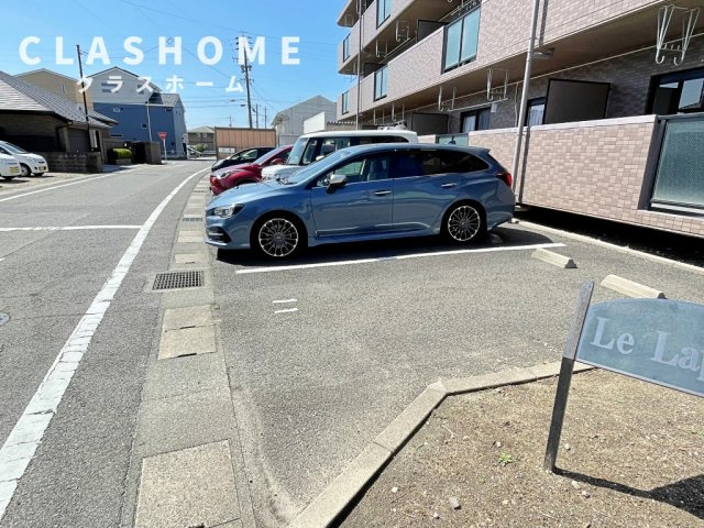 Le・Laputa　　刈谷市近郊の賃貸はクラスホームの駐車場