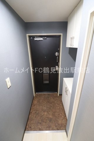 サンシャイン鶴見緑地の玄関