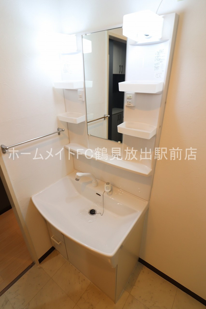 サンシャイン鶴見緑地の独立洗面台