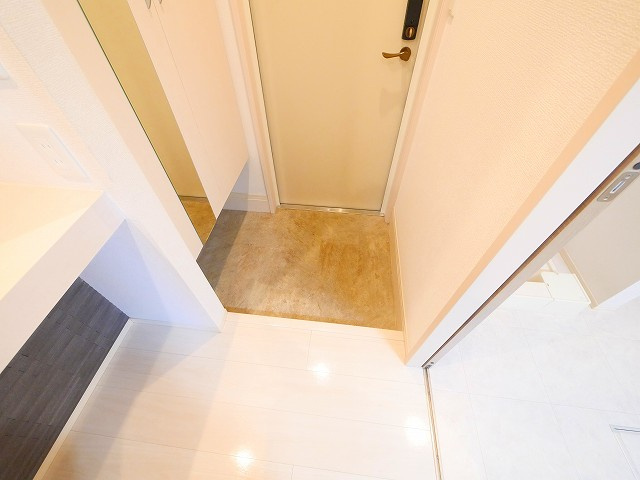 アバンサールピノの玄関