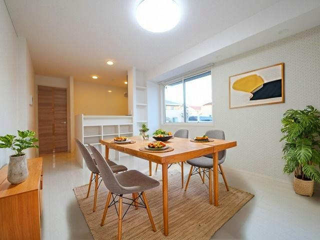 アバンサールピノの居間・リビング