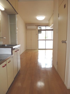 【居間・リビング】 | ブライトハウス | 使いやすいお部屋です