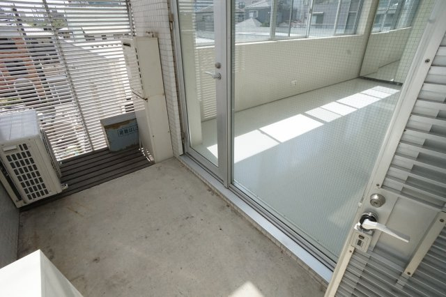 FLAT　Yの玄関|大きいシューズボックスがあるので、玄関は広く使えますよ(別のお部屋の写真です！）