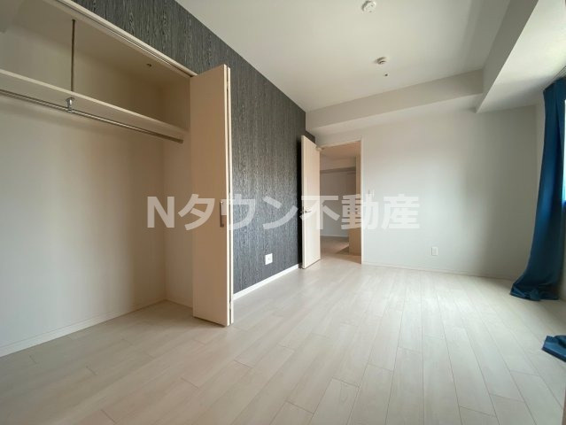 【洋室】 | さくらHills NISHIKI Platinum Residence | 明るい洋室です