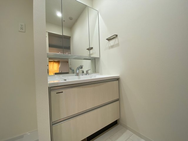 【独立洗面台】 | さくらHills NISHIKI Platinum Residence | 独立洗面台、朝の身支度には欠かせません