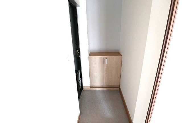 ハイツジュネスの玄関