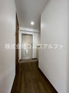 【内装】 | レイナス片倉 | レイナス片倉　玄関廊下