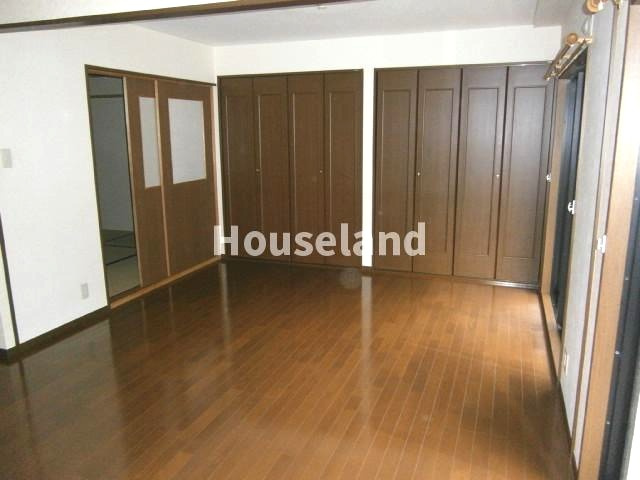 フローラ重根の居間・リビング