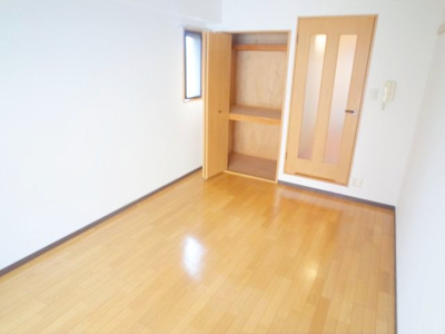 【寝室】 | ミリオンベル本山