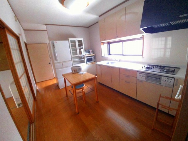 【キッチン】 | 西有明町平屋建住宅 | 6帖のダイニングキッチン