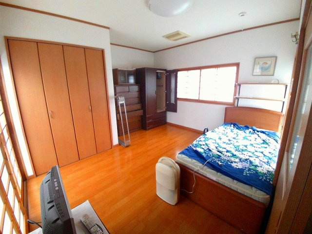 【寝室】 | 西有明町平屋建住宅 | 主寝室は床暖房付き