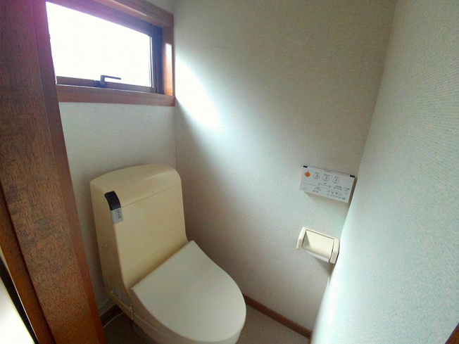 【トイレ】 | 西有明町平屋建住宅 | 温水洗浄機能付き