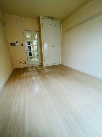 仲介手数料0円！！メゾンドソレイユの居間・リビング