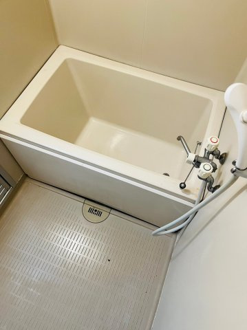 仲介手数料0円！！メゾンドソレイユの浴室