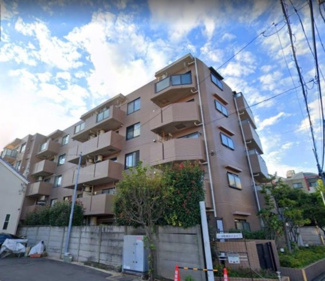 【外観】 | 【 Appearance 】
存在感のある建物は、居住者の拠点としてずっと価値を持ち続ける。今もそこでじっと佇み、居住者の安全や安心を守ってくれています。