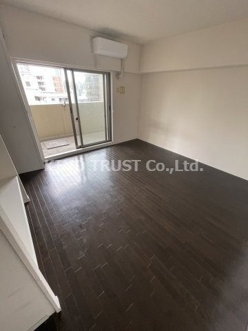 KAISEI梅田の居間・リビング|ゆったりとしたリビングです