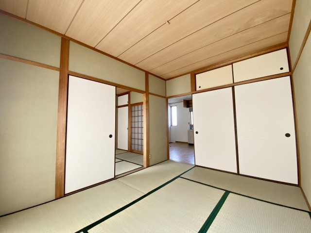鍋嶋マンションの和室