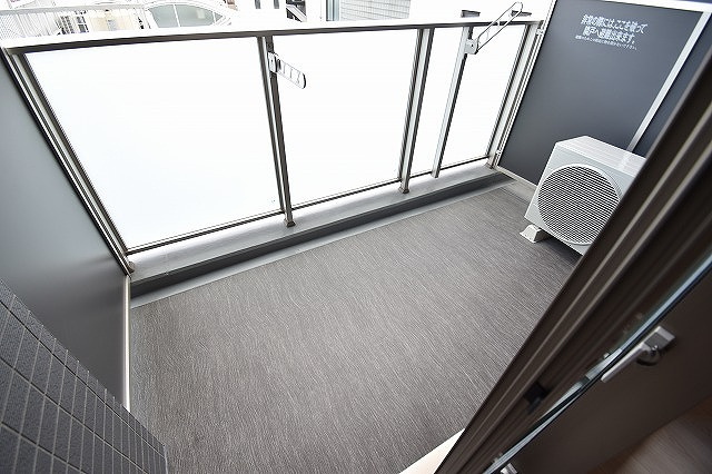 Quintet NAMBA（旧レジュールアッシュNAMBA）のバルコニー