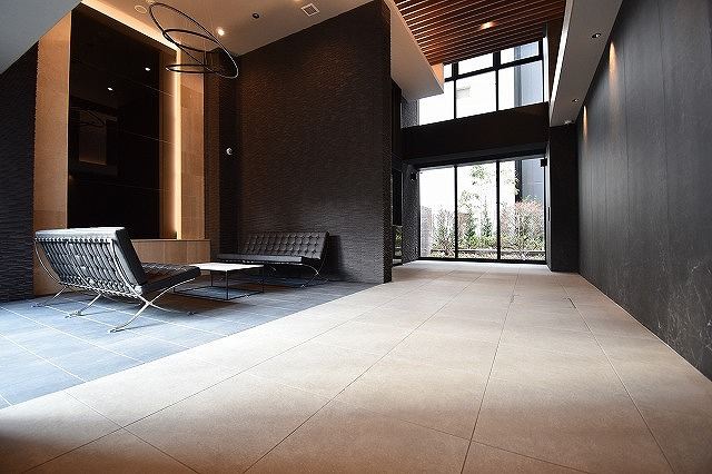 Quintet NAMBA（旧レジュールアッシュNAMBA）のロビー