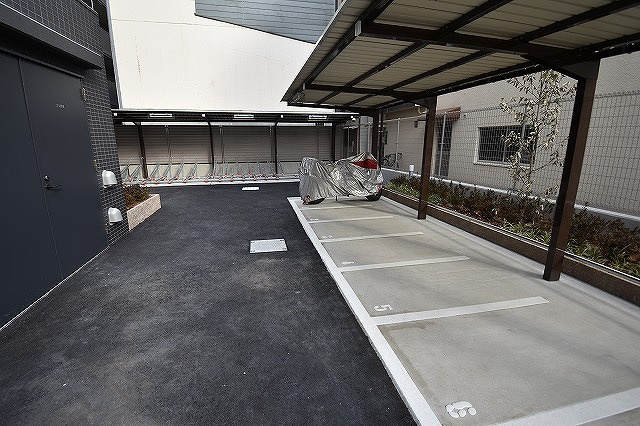 Quintet NAMBA（旧レジュールアッシュNAMBA）の駐車場