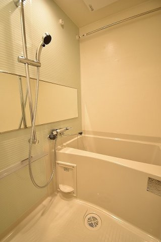 Quintet NAMBA（旧レジュールアッシュNAMBA）の浴室