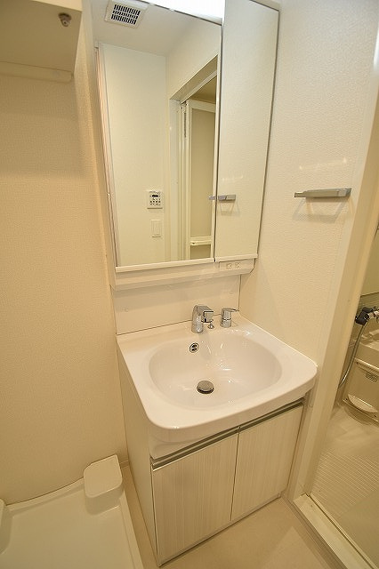 Quintet NAMBA（旧レジュールアッシュNAMBA）の洗面所