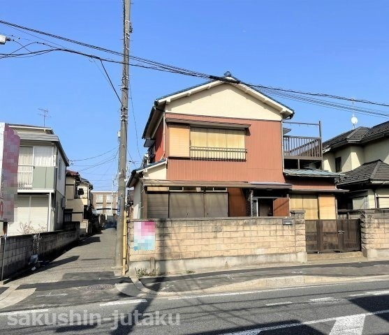 津田沼７丁目　売地の外観|津田沼７丁目　売地　古家あり（現況渡し）建築条件なし　丁度いい35坪の土地　南西角地
千葉街道（国道）沿い