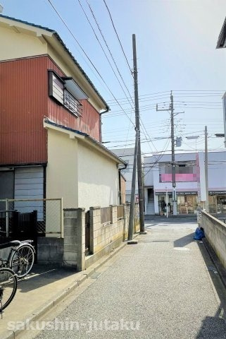 津田沼７丁目　売地の前面道路含む現地写真|西側3.2ｍ公道　セットバック約4.5㎡要