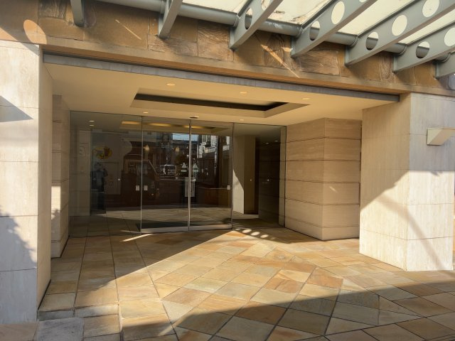 仲介手数料無料　ユアコート新所沢エルグリーンのエントランス