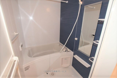 【浴室】 | サンファミールⅢＢ | きれいなお風呂です
サンファミールⅢB棟　102号室　平成24年9月28日撮影