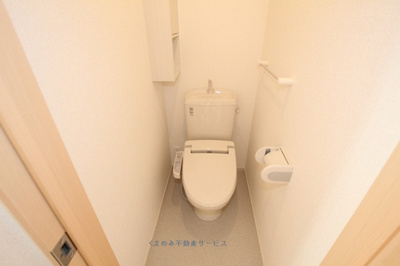 【トイレ】 | サンファミールⅢＢ | 落ち着いたトイレです
サンファミールⅢB棟　102号室　平成24年9月28日撮影