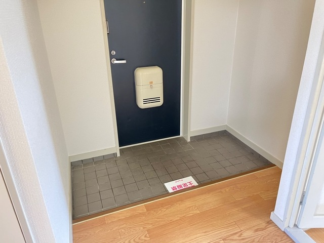 サンハイツコーエーの玄関