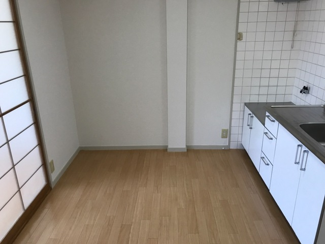 サンハイツコーエーの居間・リビング