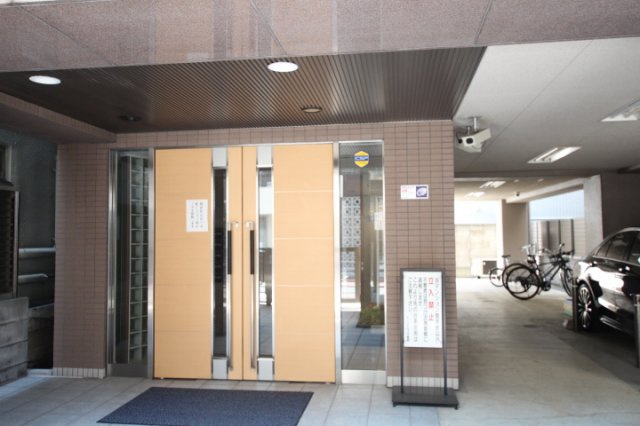 【エントランス】