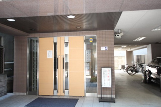 【エントランス】
