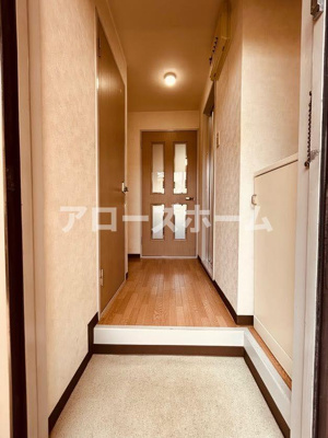 【玄関】 | リバーサイド岡田
