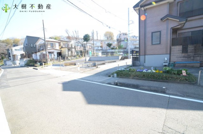 【前面道路含む現地写真】 | 海老名市望地２丁目　売地　全２区画　【仲介手数料無料】