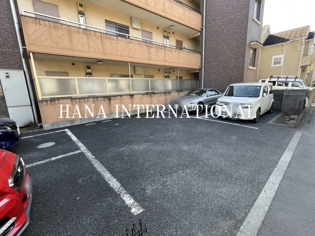 メゾンピュールジョワの駐車場