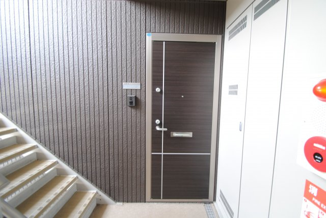 ロワゾ―・ブリュの玄関