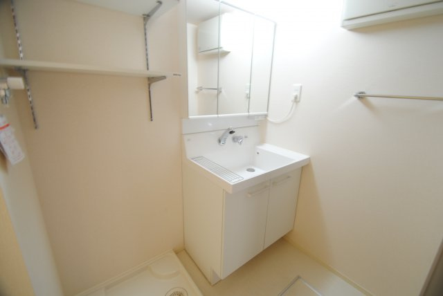 ロワゾ―・ブリュの独立洗面台|別室（イメージ画像）