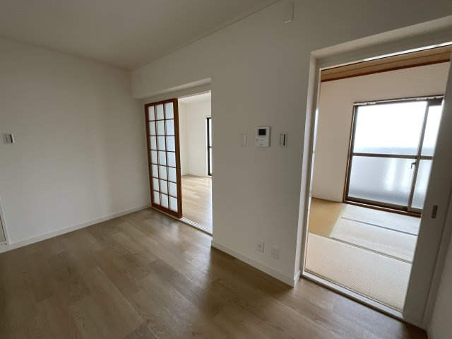 【居間・リビング】 | エクセルウィンズ | 和室と洋室につながっています