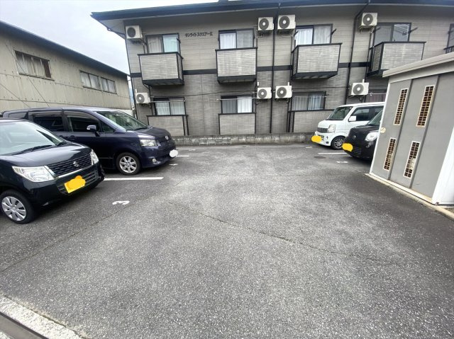 サンライトスクェア　Ｋの駐車場