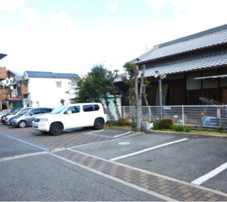 【駐車場】